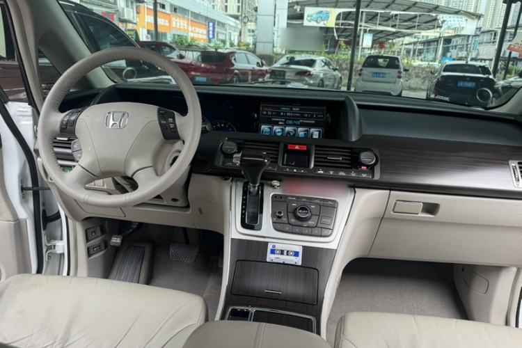 Used Honda Elysion 2012 2.4L VTi-S Prestige Edition Audio And AC Panel