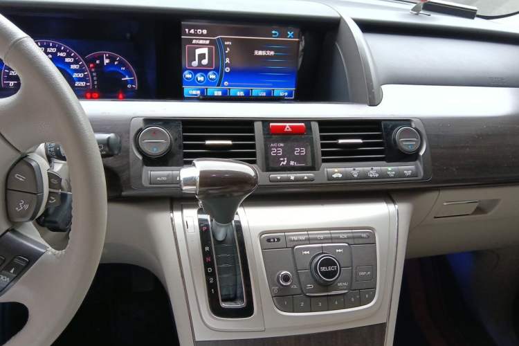 Used Honda Elysion 2012 2.4L VTi-S Prestige Edition Audio And AC Panel