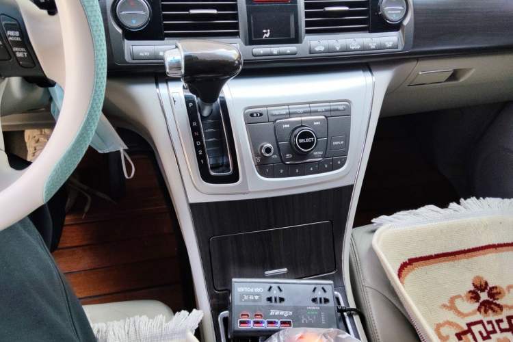 Used Honda Elysion 2012 2.4L VTi-S Prestige Edition Audio And AC Panel