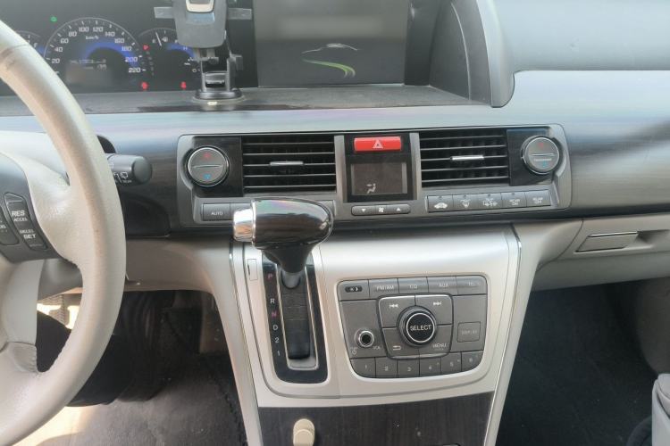 Used Honda Elysion 2012 2.4L VTi-S Prestige Edition Audio And AC Panel