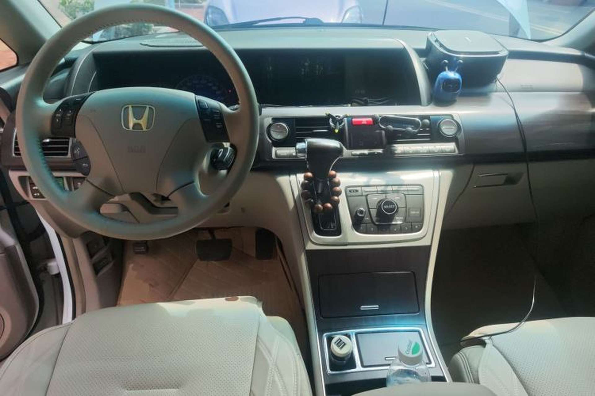 Used Honda Elysion 2012 2.4L VTi-S Prestige Edition Center Console