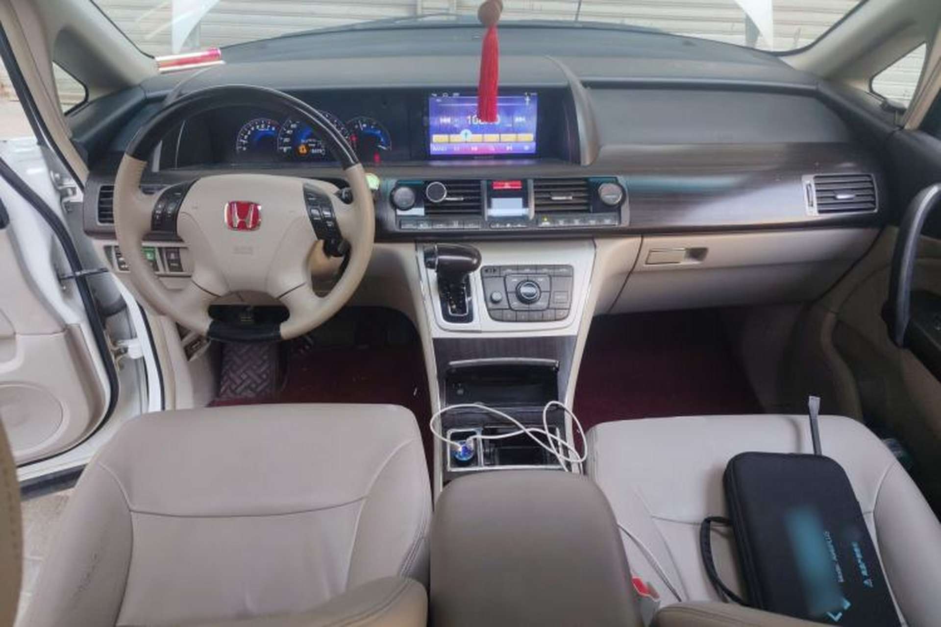 Used Honda Elysion 2012 2.4L VTi Luxury Edition Center Console