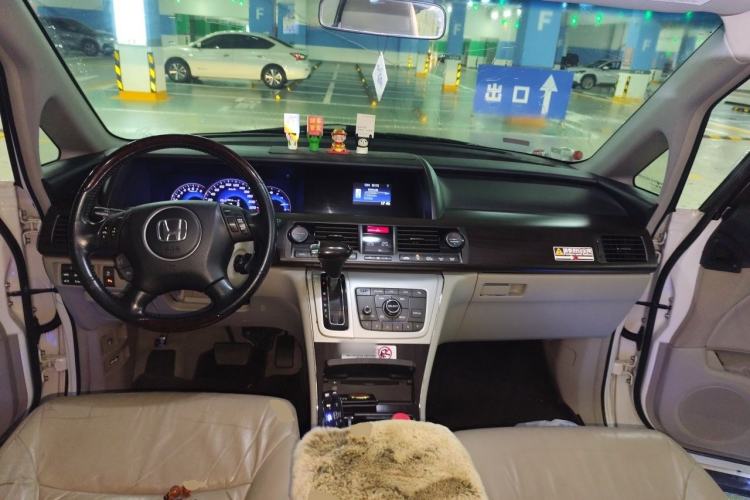 Used Honda Elysion 2012 2.4L VTi-S Prestige Edition Center Console