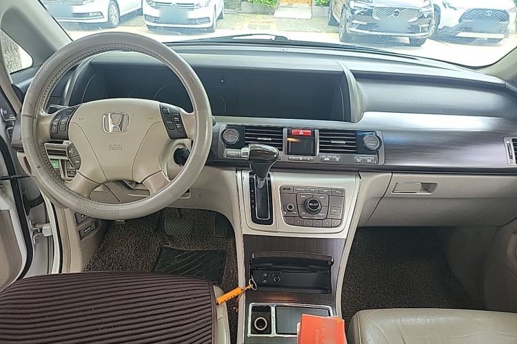 Used Honda Elysion 2012 2.4L VTi-S Prestige Edition Center Console