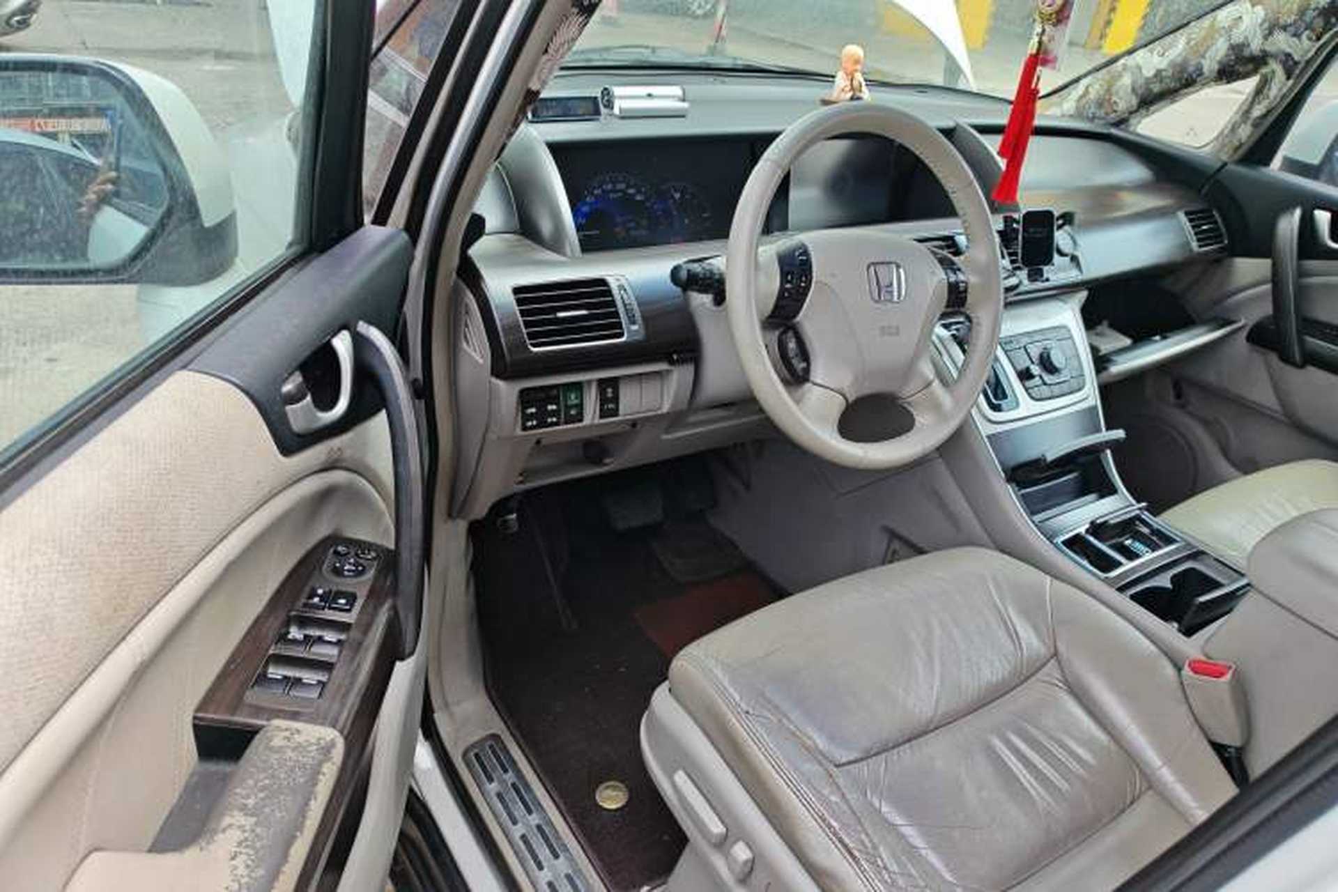 Used Honda Elysion 2012 2.4L VTi-S Prestige Edition Driver Seat
