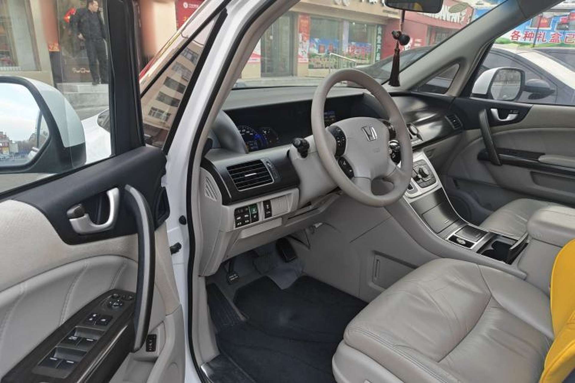 Used Honda Elysion 2012 2.4L VTi-S Prestige Edition Driver Seat