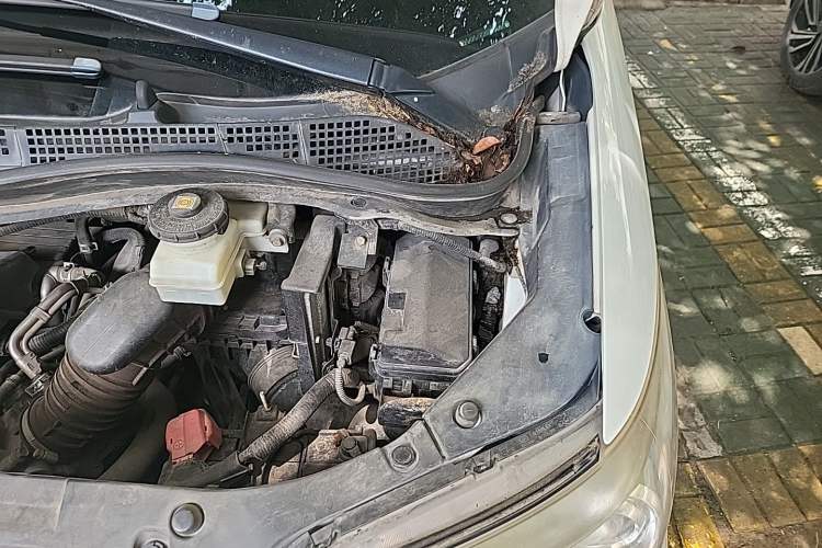 Used Honda Elysion 2012 2.4L VTi-S Prestige Edition Engine Bay Left