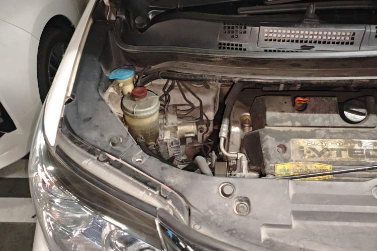 Used Honda Elysion 2012 2.4L VTi-S Prestige Edition Engine Bay Right