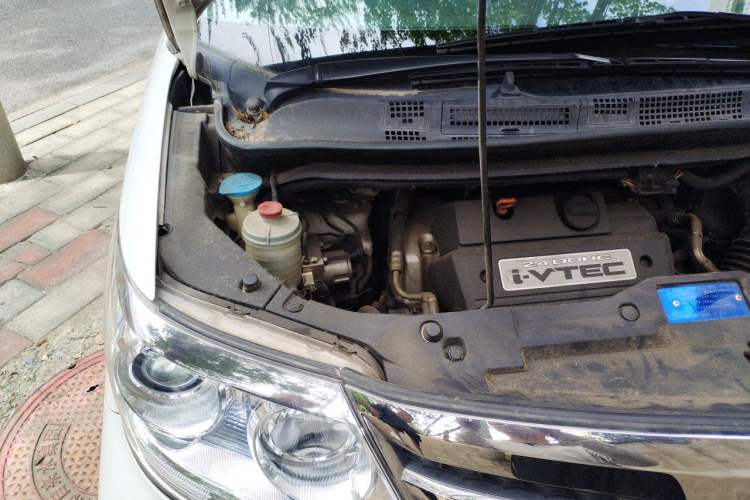 Used Honda Elysion 2012 2.4L VTi-S Prestige Edition Engine Bay Right