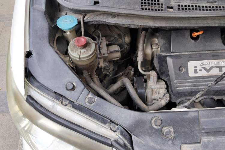 Used Honda Elysion 2012 2.4L VTi-S Prestige Edition Engine Bay Right