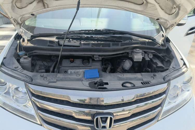 Used Honda Elysion 2012 2.4L VTi-S Prestige Edition Engine Bay