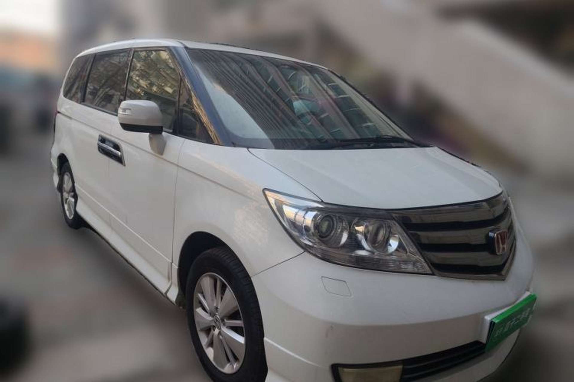 Used Honda Elysion 2012 2.4L VTi Luxury Edition Front Right 45 Deg