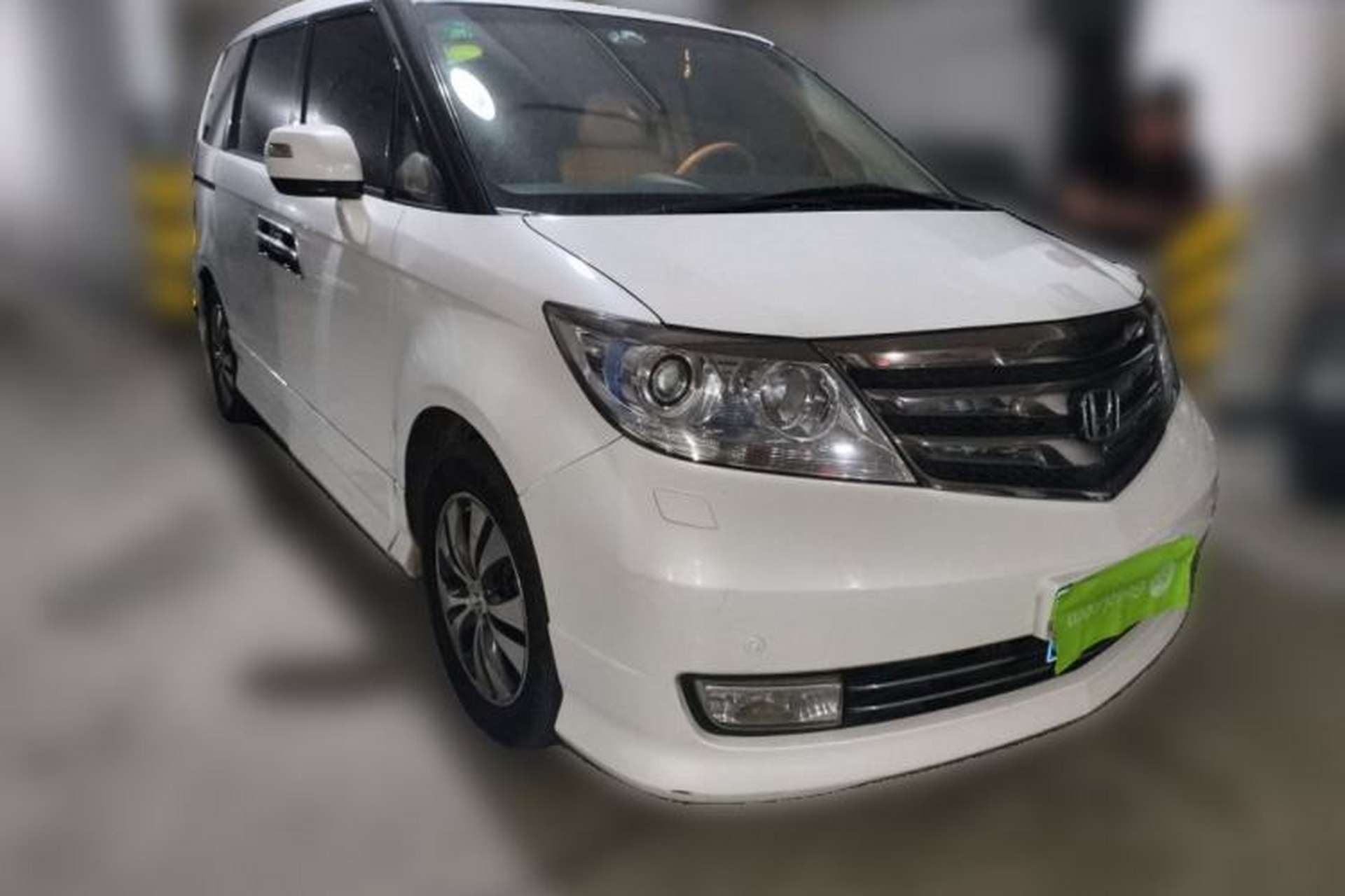 Used Honda Elysion 2012 2.4L VTi-S Prestige Edition Front Right 45 Deg