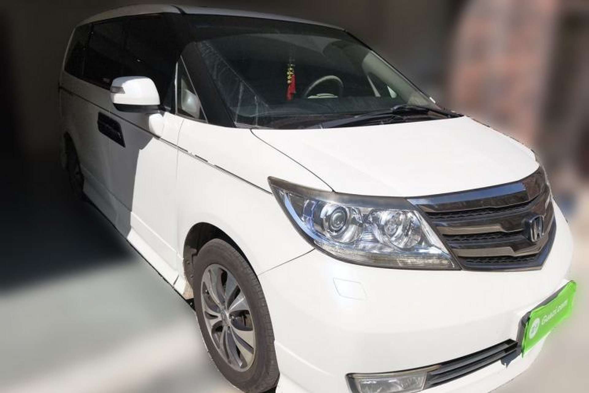 Used Honda Elysion 2012 2.4L VTi Luxury Edition Front Right 45 Deg