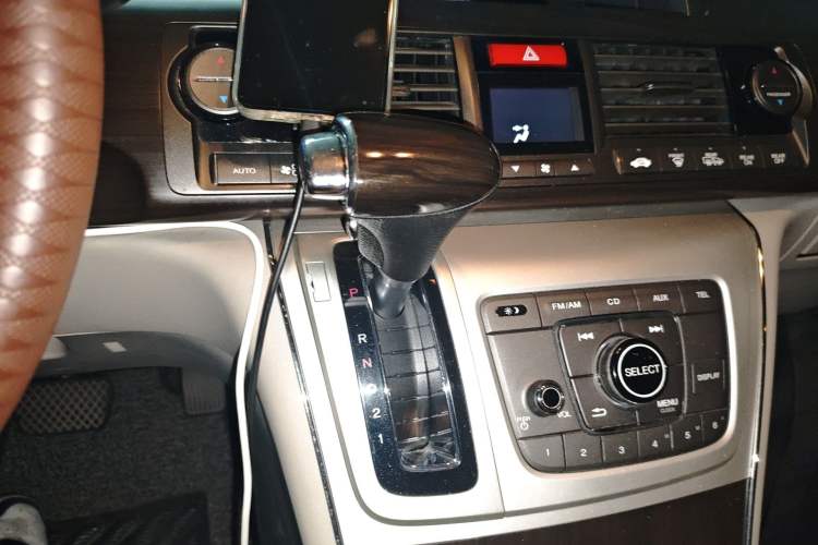 Used Honda Elysion 2012 2.4L VTi-S Prestige Edition Gear Lever