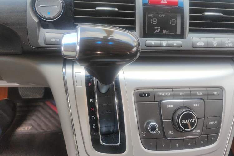 Used Honda Elysion 2012 2.4L VTi-S Prestige Edition Gear Lever