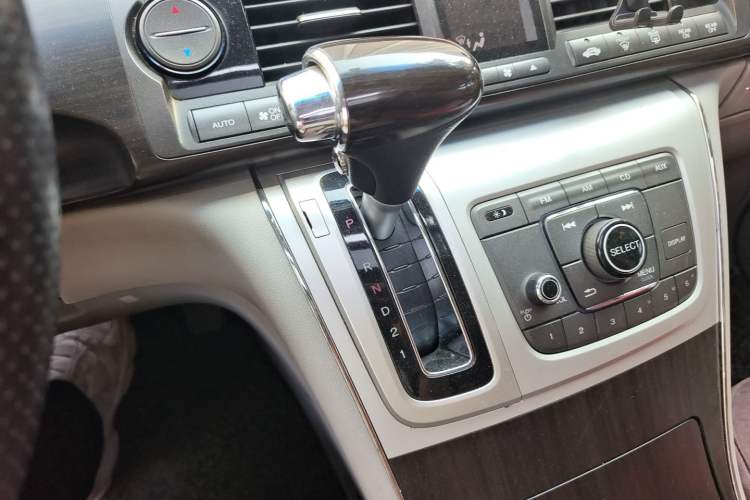 Used Honda Elysion 2012 2.4L VTi Luxury Edition Gear Lever