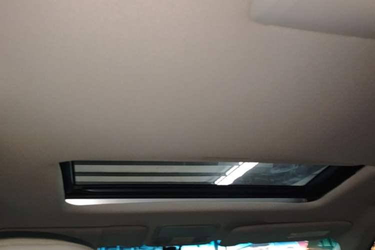 Used Honda Elysion 2012 2.4L VTi-S Prestige Edition Headliner
