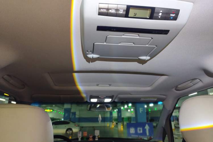 Used Honda Elysion 2012 2.4L VTi-S Prestige Edition Headliner
