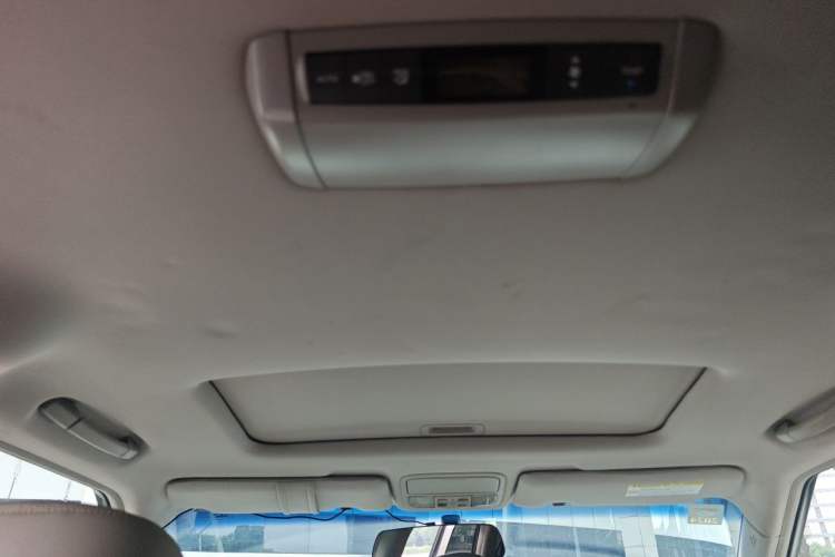 Used Honda Elysion 2012 2.4L VTi-S Prestige Edition Headliner