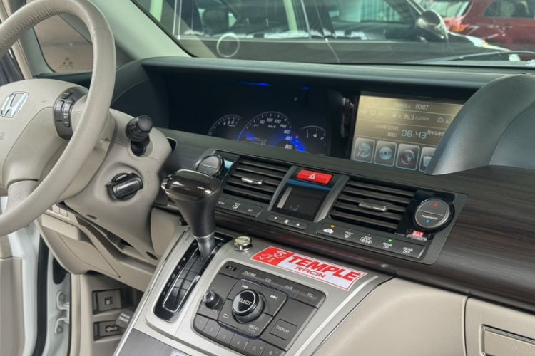 Used Honda Elysion 2012 2.4L VTi-S Prestige Edition Interior 2