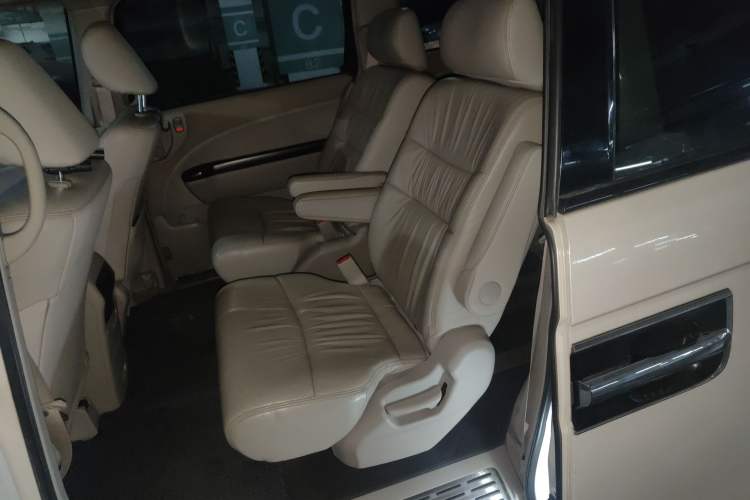 Used Honda Elysion 2012 2.4L VTi-S Prestige Edition Interior 4