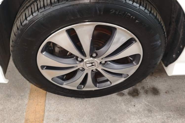 Used Honda Elysion 2012 2.4L VTi-S Prestige Edition Left Front Wheel Hub