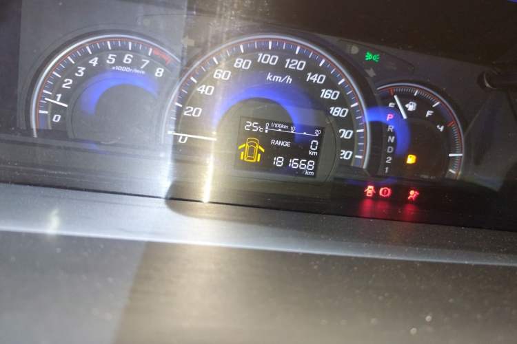 Used Honda Elysion 2012 2.4L VTi-S Prestige Edition Odometer Close Up