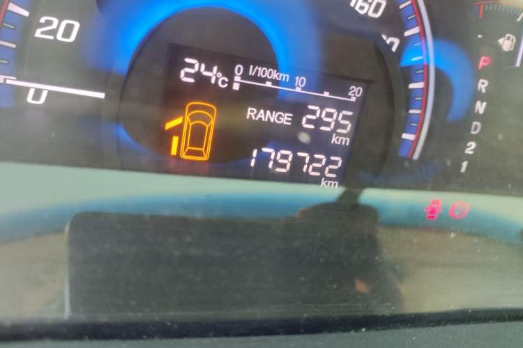 Used Honda Elysion 2012 2.4L VTi-S Prestige Edition Odometer Close Up