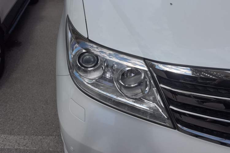 Used Honda Elysion 2012 2.4L VTi-S Prestige Edition Right Front Headlight