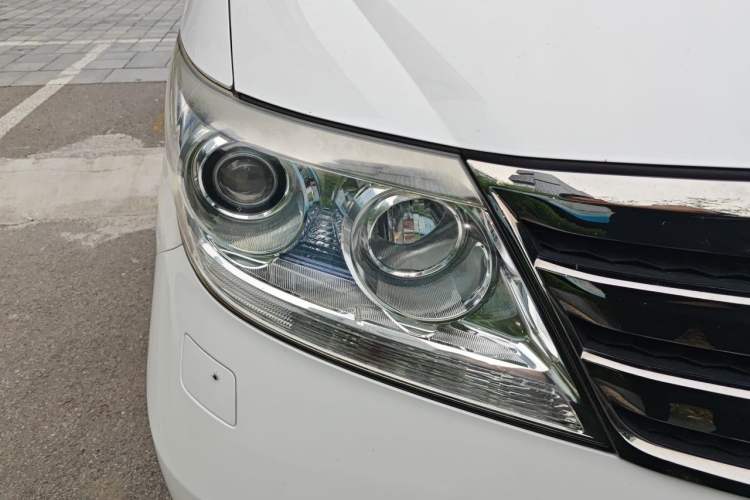 Used Honda Elysion 2012 2.4L VTi-S Prestige Edition Right Front Headlight