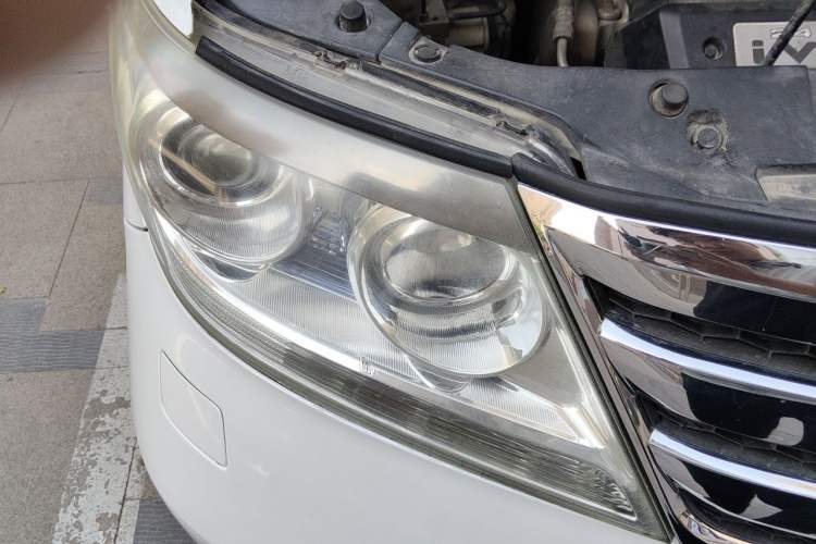 Used Honda Elysion 2012 2.4L VTi-S Prestige Edition Right Front Headlight