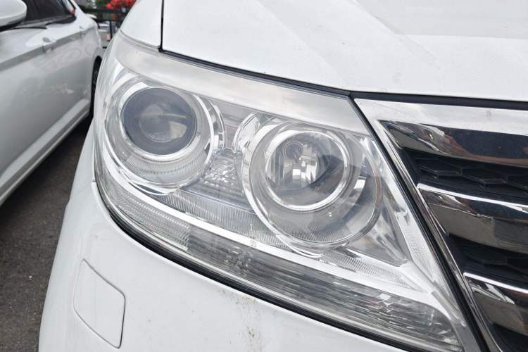 Used Honda Elysion 2012 2.4L VTi-S Prestige Edition Right Front Headlight