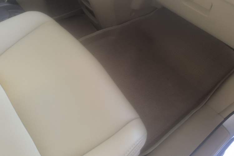 Used Honda Elysion 2012 2.4L VTi-S Prestige Edition Right Front Seat
