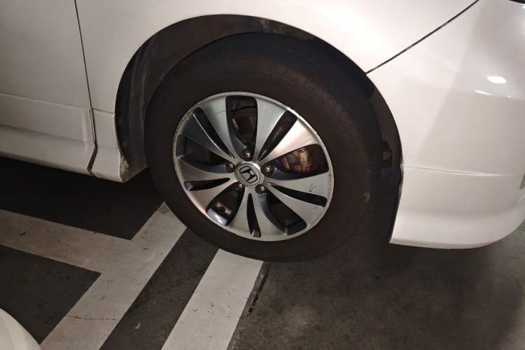 Used Honda Elysion 2012 2.4L VTi-S Prestige Edition Right Front Wheel Hub