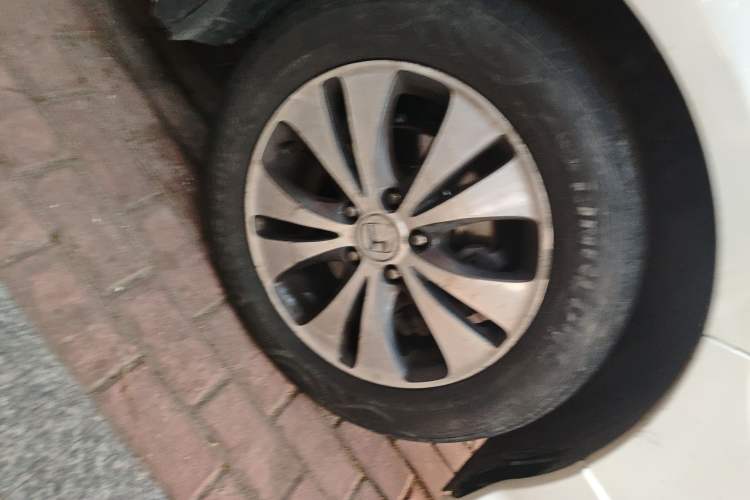 Used Honda Elysion 2012 2.4L VTi-S Prestige Edition Right Front Wheel Hub