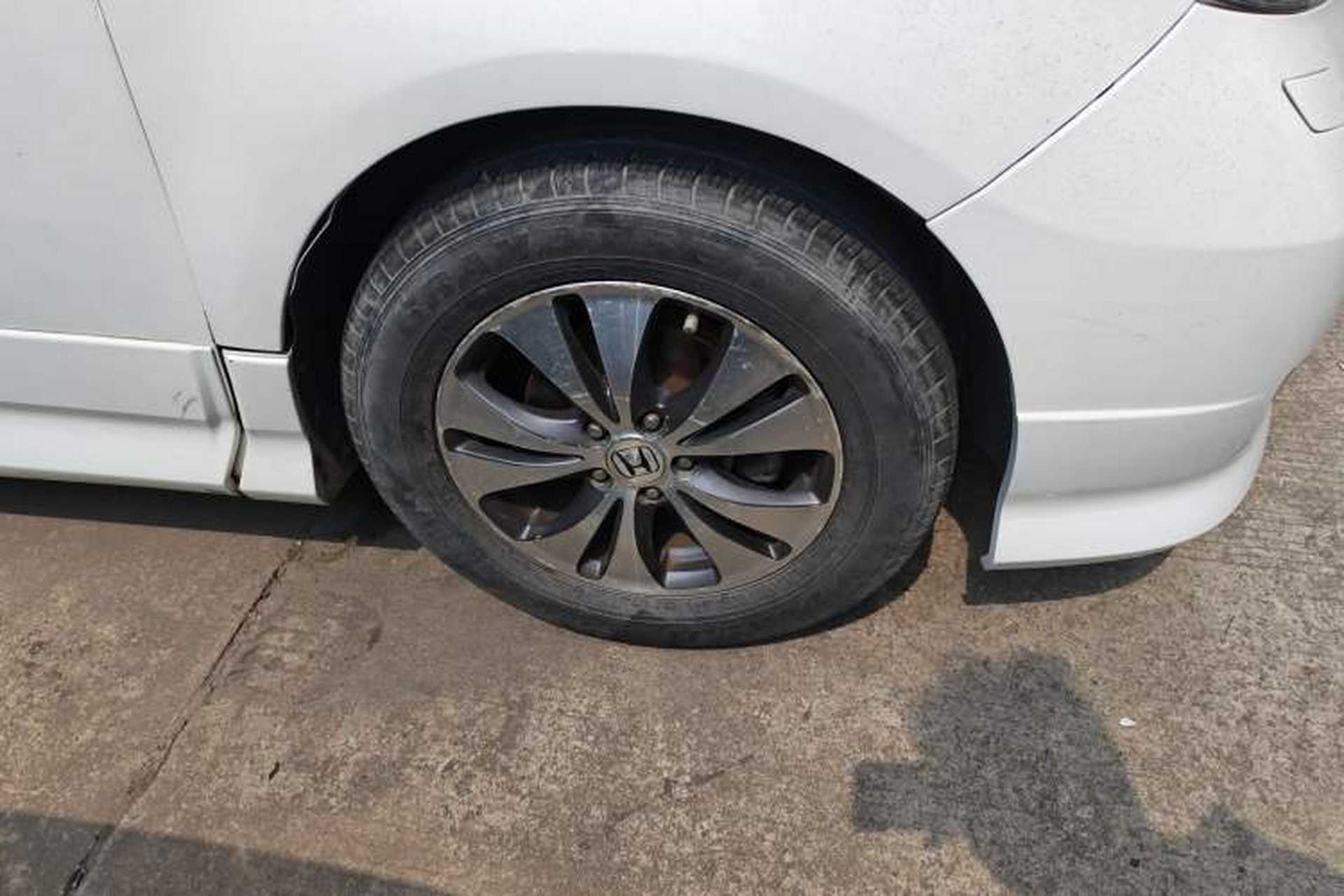 Used Honda Elysion 2012 2.4L VTi-S Prestige Edition Right Front Wheel Hub