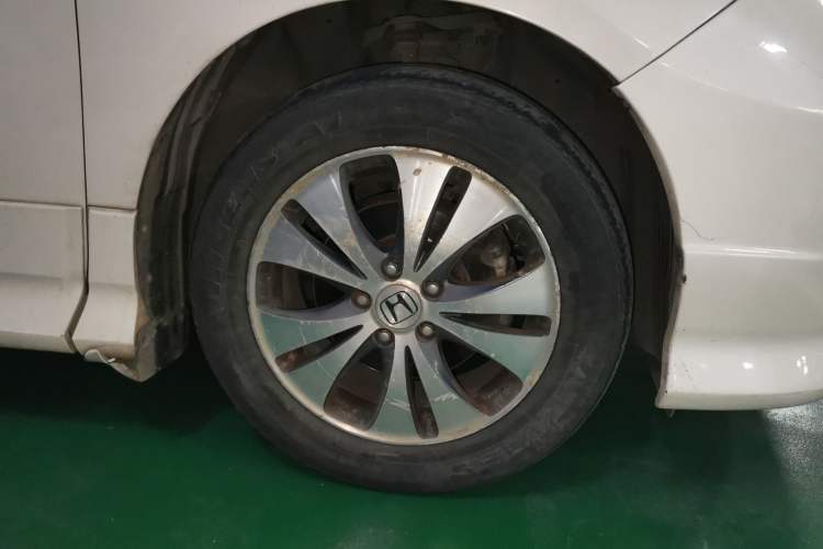 Used Honda Elysion 2012 2.4L VTi-S Prestige Edition Right Front Wheel Hub
