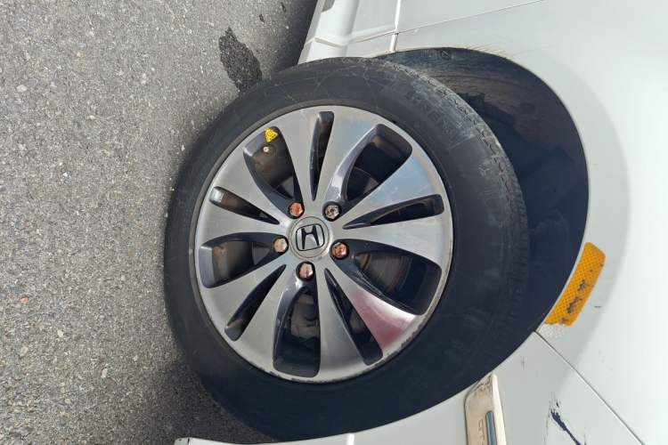 Used Honda Elysion 2012 2.4L VTi-S Prestige Edition Right Front Wheel Hub