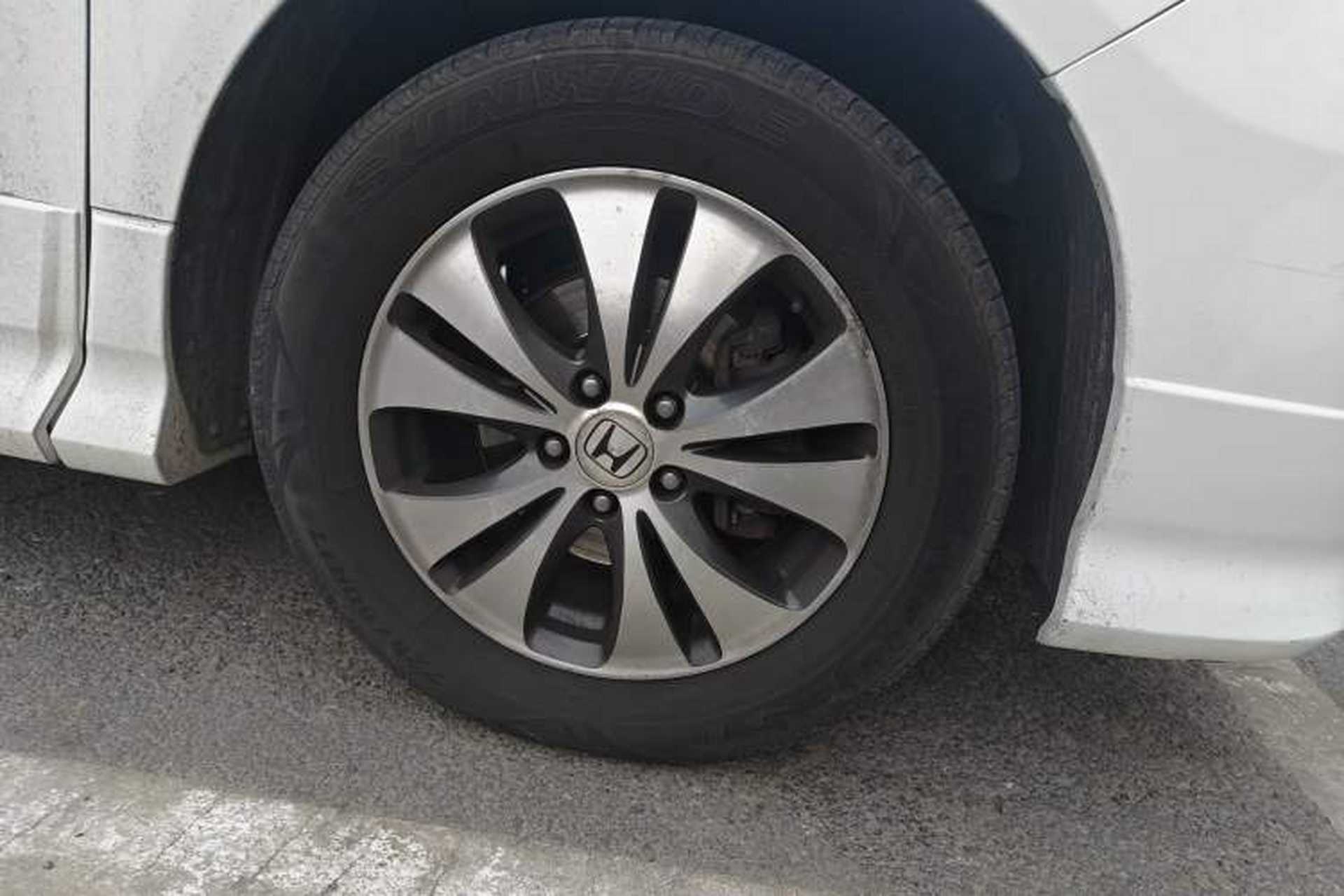 Used Honda Elysion 2012 2.4L VTi-S Prestige Edition Right Front Wheel Hub
