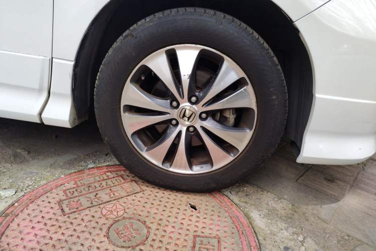 Used Honda Elysion 2012 2.4L VTi-S Prestige Edition Right Front Wheel Hub