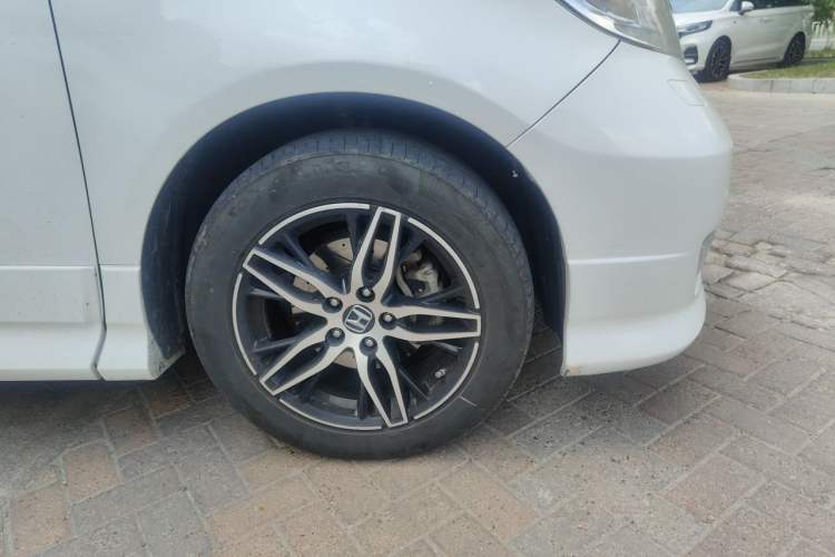 Used Honda Elysion 2012 2.4L VTi-S Prestige Edition Right Front Wheel Hub
