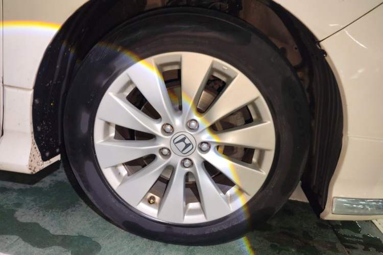 Used Honda Elysion 2012 2.4L VTi-S Prestige Edition Right Front Wheel Hub