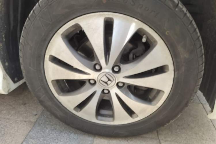 Used Honda Elysion 2012 2.4L VTi-S Prestige Edition Right Front Wheel Hub