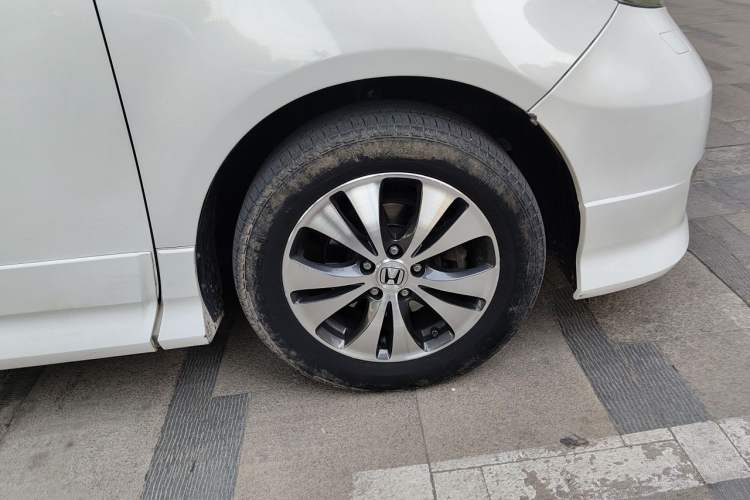 Used Honda Elysion 2012 2.4L VTi-S Prestige Edition Right Front Wheel Hub