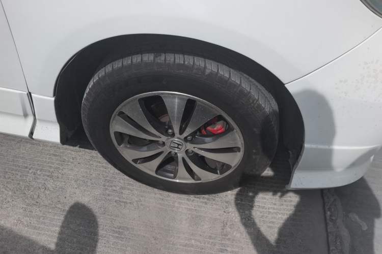 Used Honda Elysion 2012 2.4L VTi-S Prestige Edition Right Front Wheel Hub