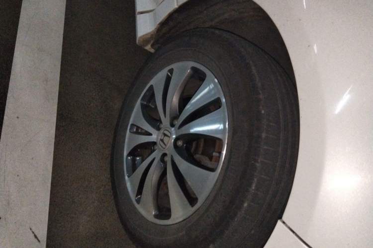 Used Honda Elysion 2012 2.4L VTi-S Prestige Edition Right Front Wheel Hub