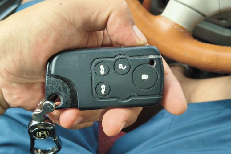 Used Honda Elysion 2012 2.4L VTi-S Prestige Edition Vehicle Key