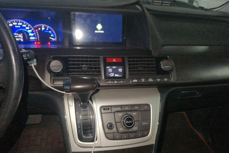 Used Honda Elysion 2015 2.4L VTi-S Prestige Edition Audio And AC Panel