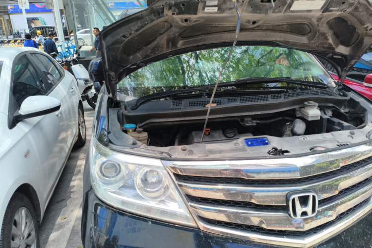 Used Honda Elysion 2015 2.4L VTi-S Prestige Edition Engine Bay Right